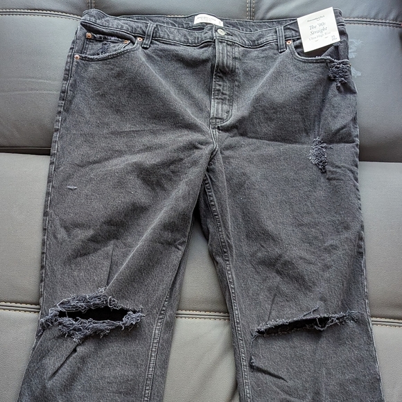 Abercrombie Ultra High Rise 90s Straight Jean - Black Distressed - Picture 4 of 10